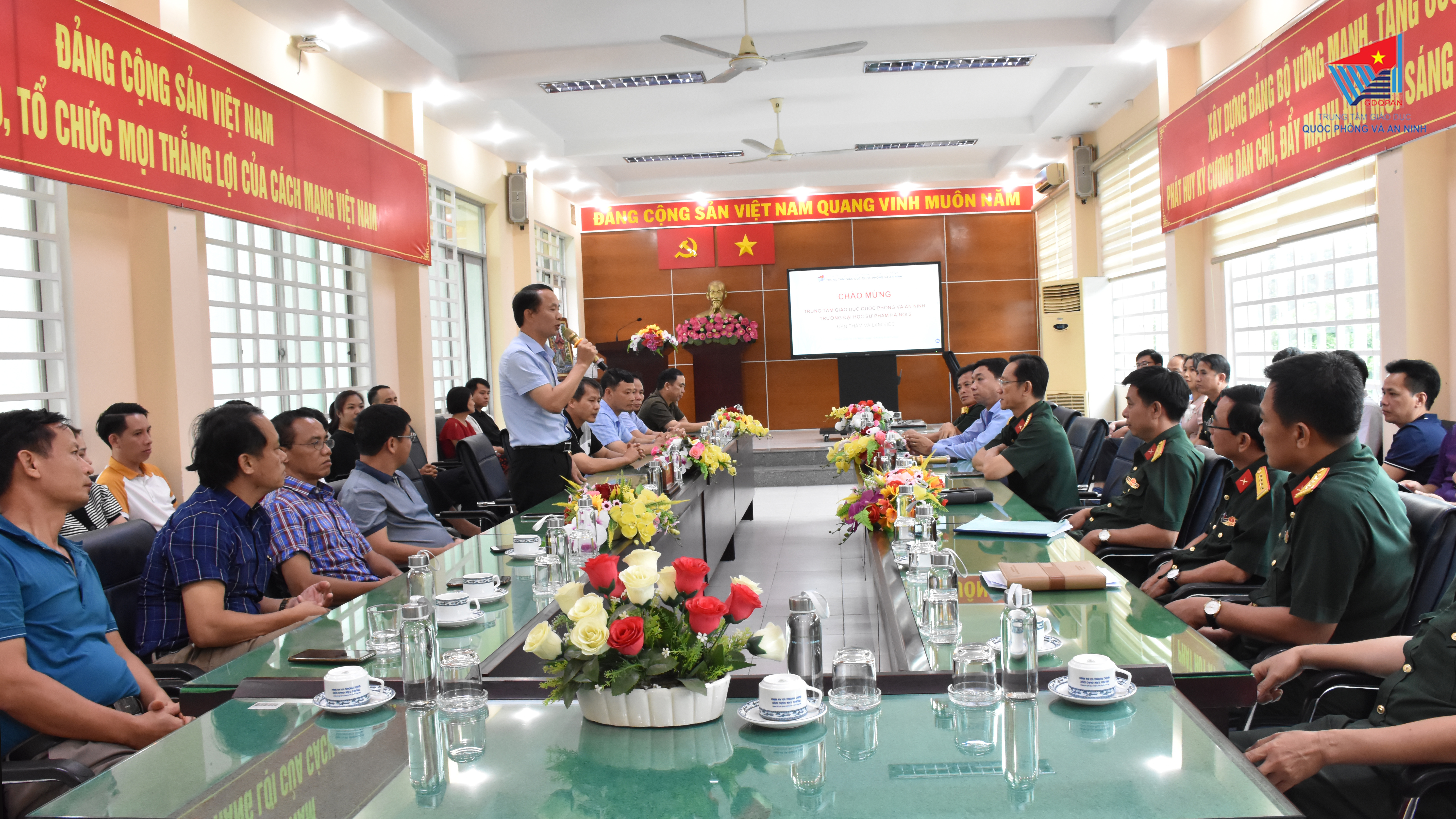 Trường Đại học Sư phạm Hà Nội 2 tham quan thực tế tại Trung tâm