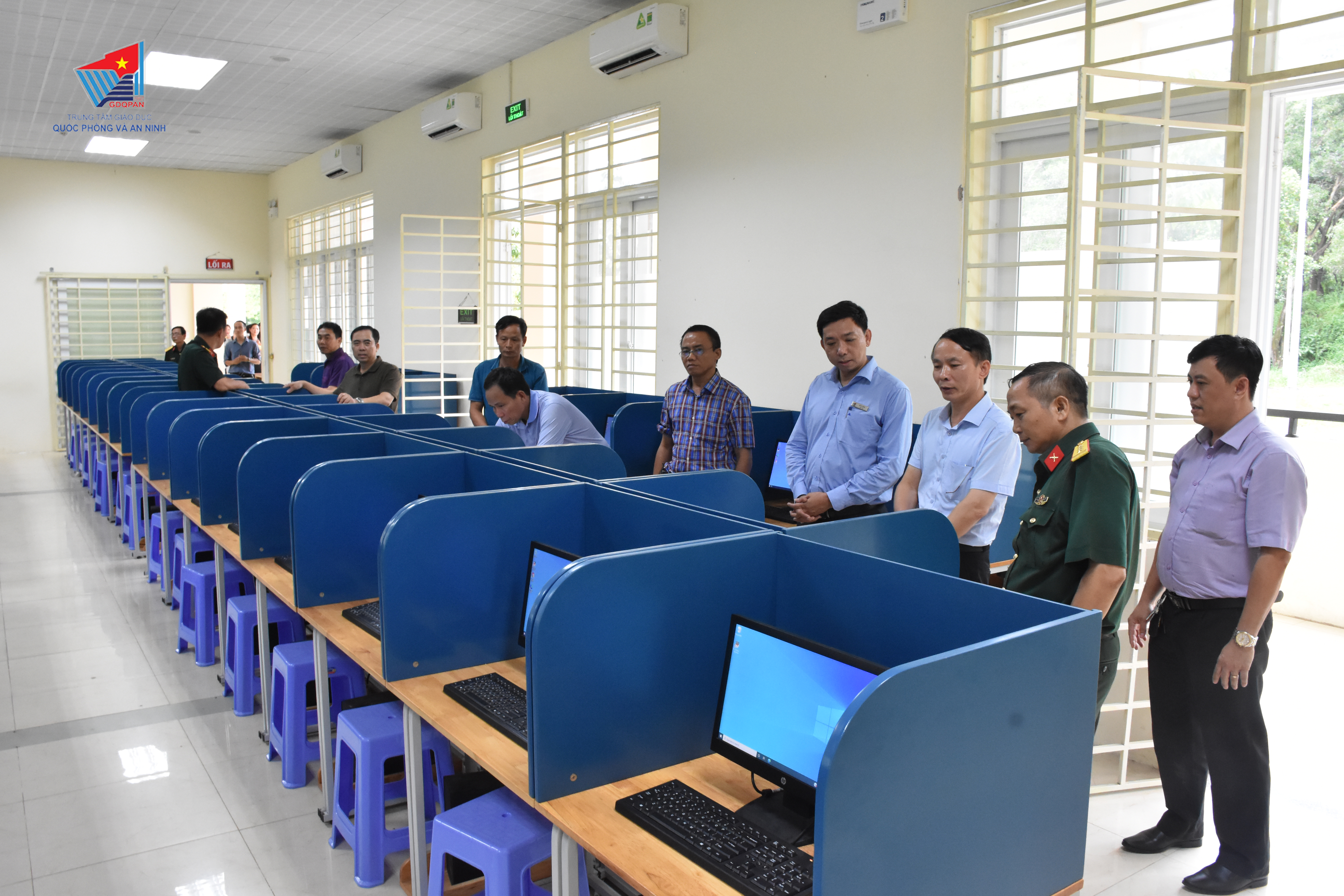 Trường Đại học Sư phạm Hà Nội 2 tham quan thực tế tại Trung tâm