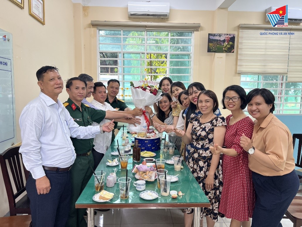 Họp mặt nhân Kỷ niệm ngày Phụ nữ Việt Nam