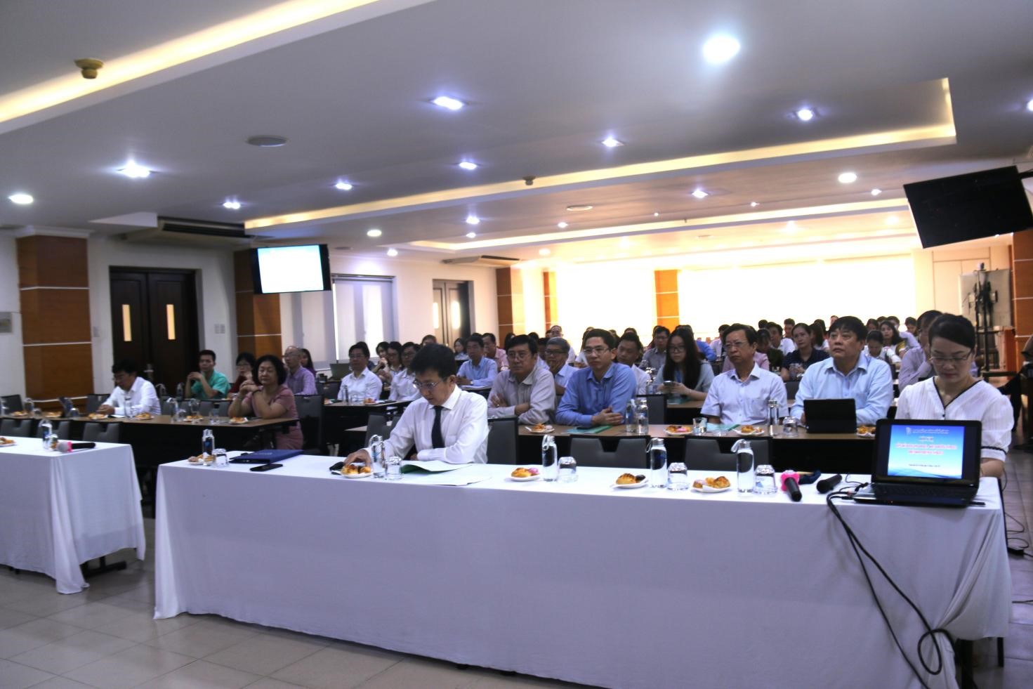 Đại học Quốc gia TP.HCM có nhiều hình thức thi đua, khen thưởng tạo động lực phấn đấu