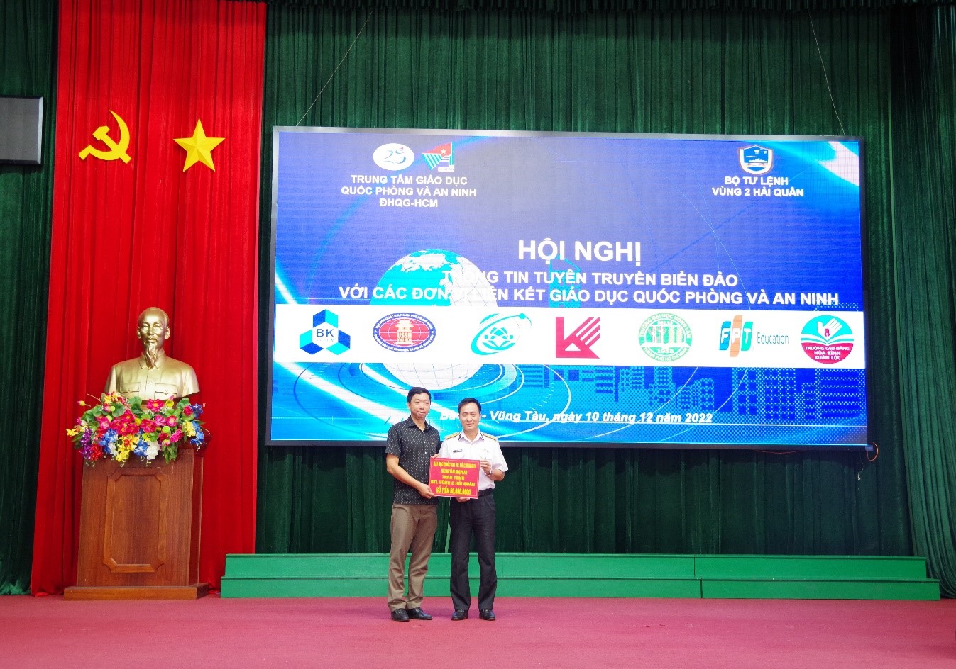 Hội nghị Thông tin tuyên truyền biiển đảo và các hoạt động giữ Trung tâm Giáo dục Quốc phòng và An ninh ĐHQG-HCM với Vùng 2 Hải quân và các đơn vị liên kêt