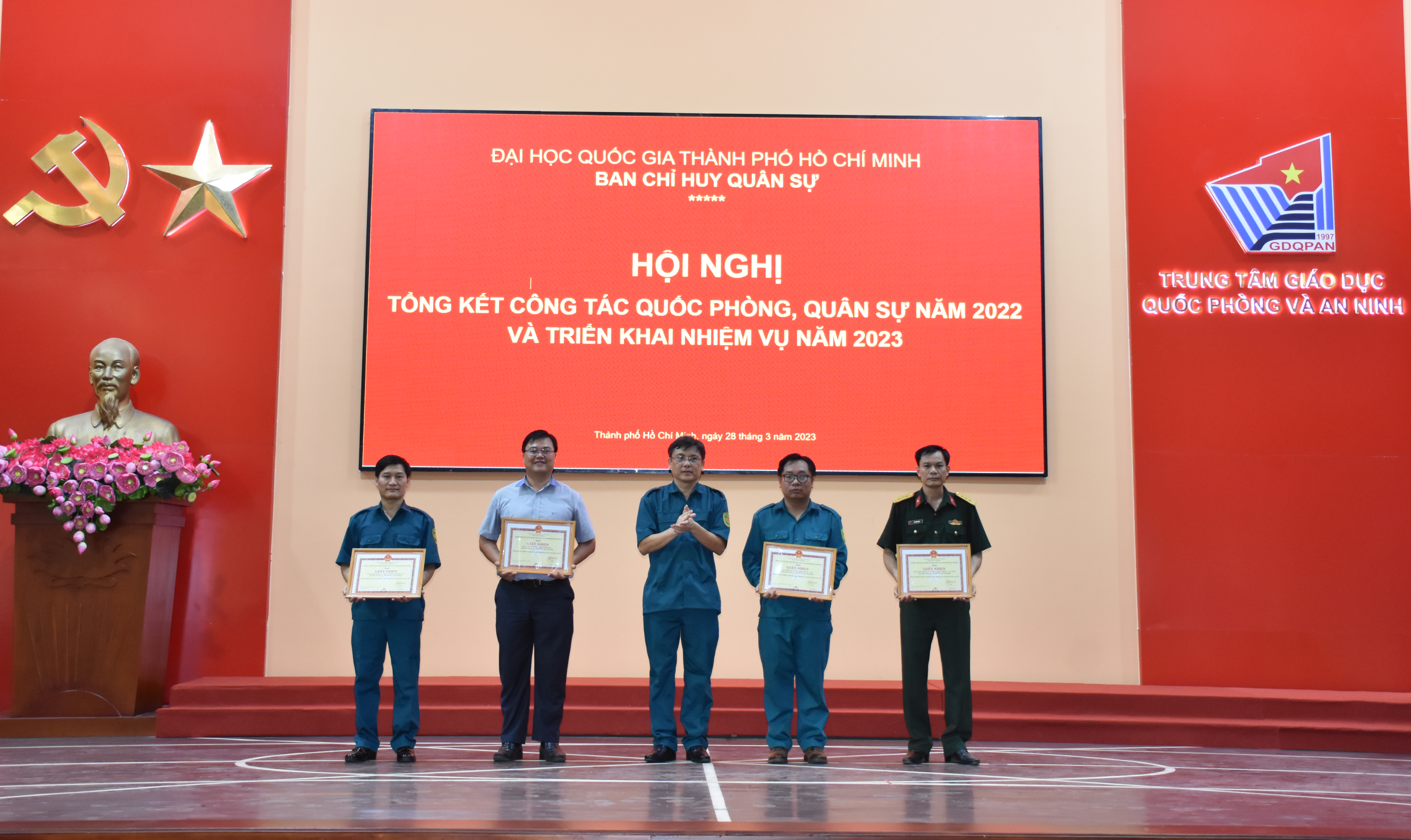 ĐHQG-HCM kỷ niệm 88 năm ngày truyền thống lực lượng Dân quân tự vệ