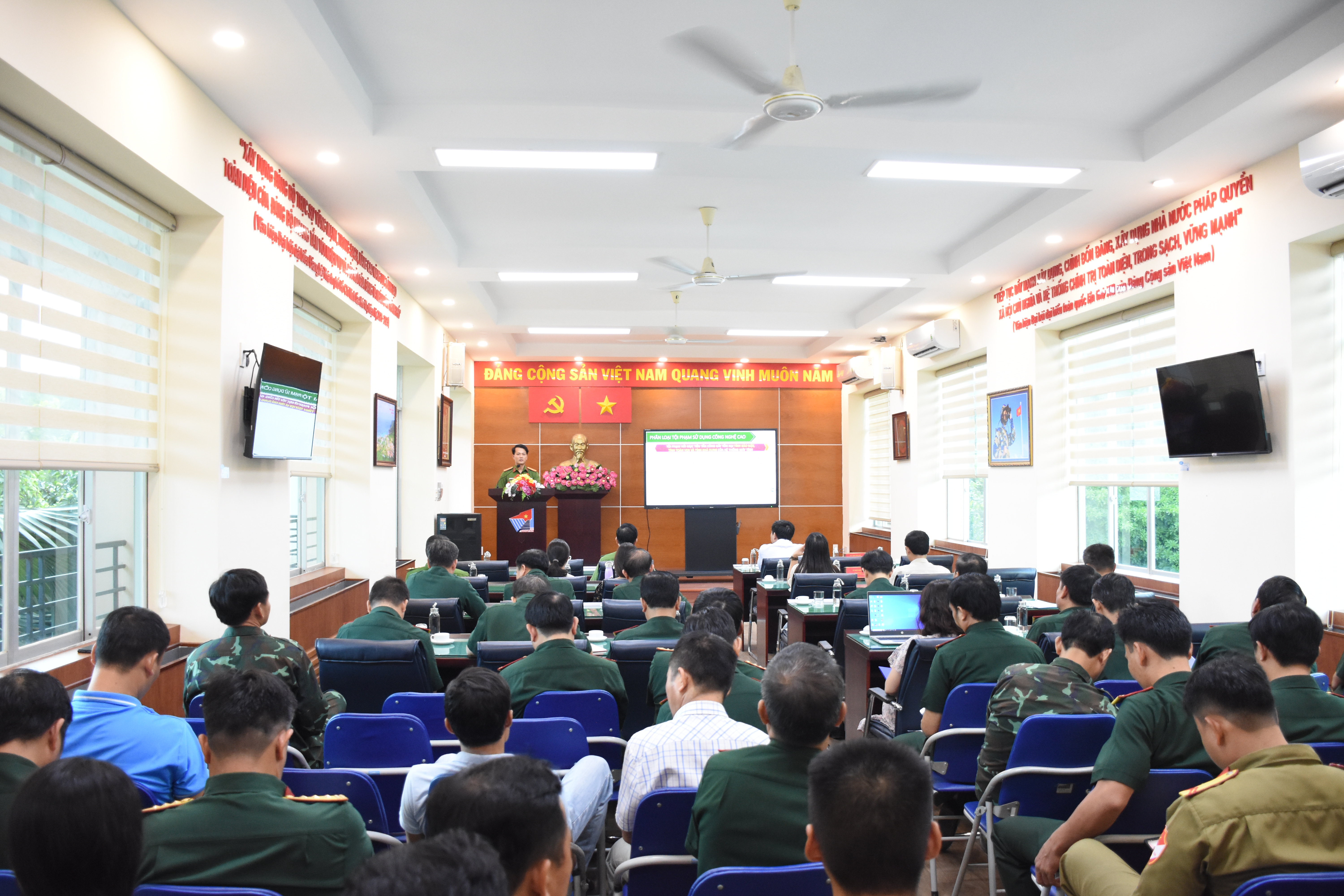 Hội nghị tuyên truyền, phổ biến pháp luật hưởng ứng Ngày Pháp luật Việt Nam 09/11/2023