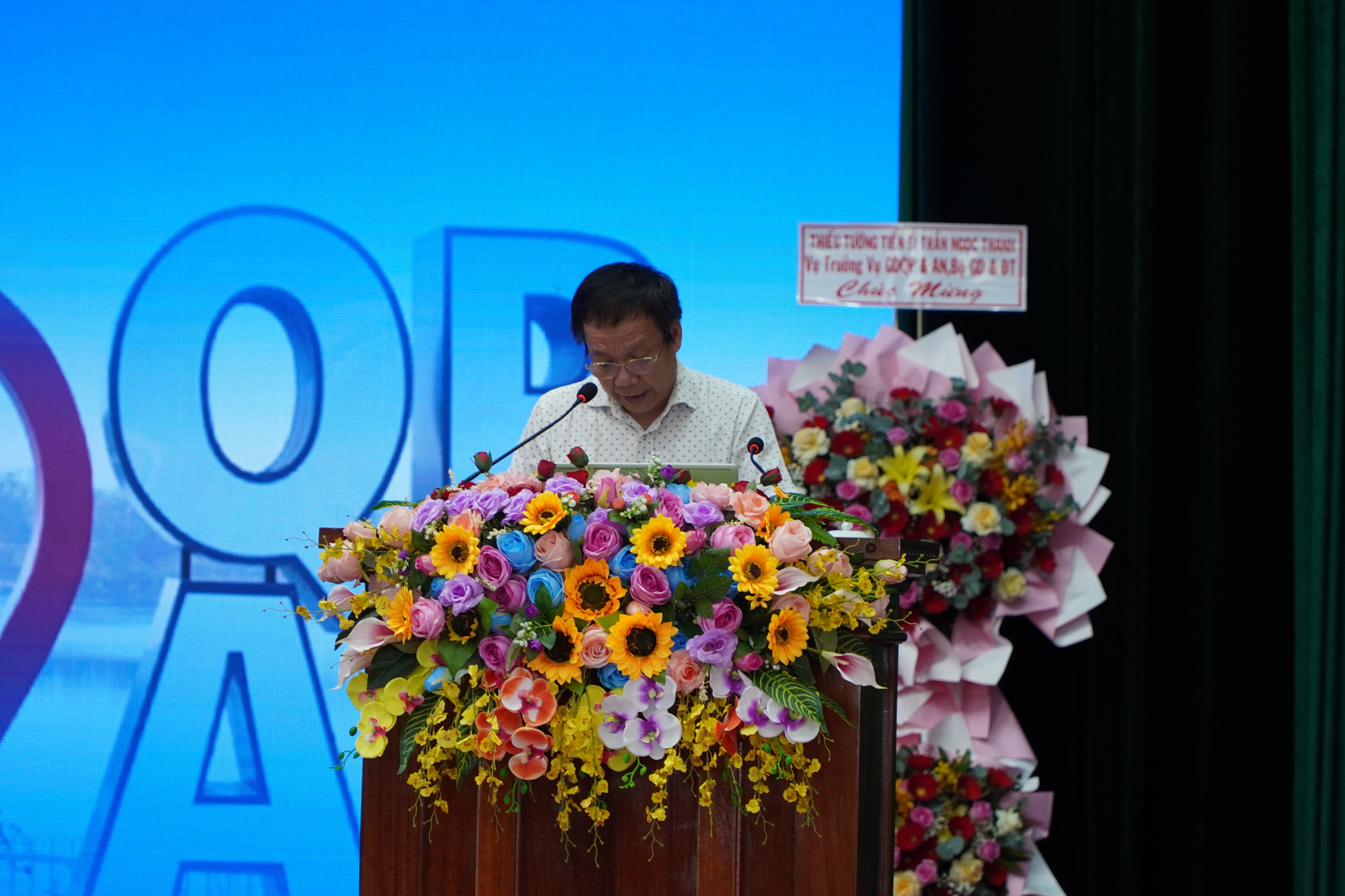 TỌA ĐÀM