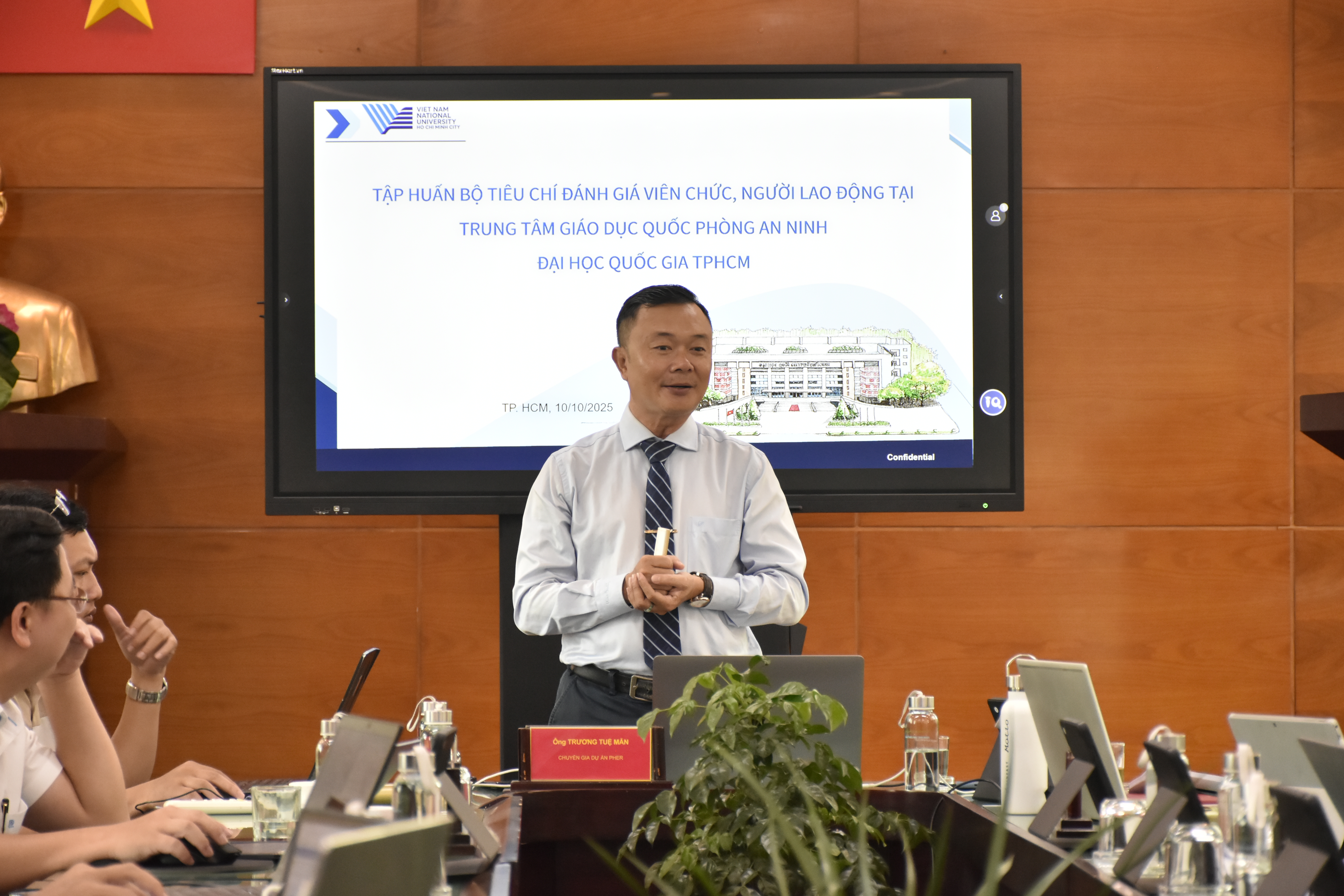 TỔ CHỨC TẬP HUẤN XÂY DỰNG, TRIỂN KHAI BỘ TIÊU CHÍ ĐÁNH GIÁ CÁN BỘ, VIÊN CHỨC, NGƯỜI LAO ĐỘNG THEO KPI