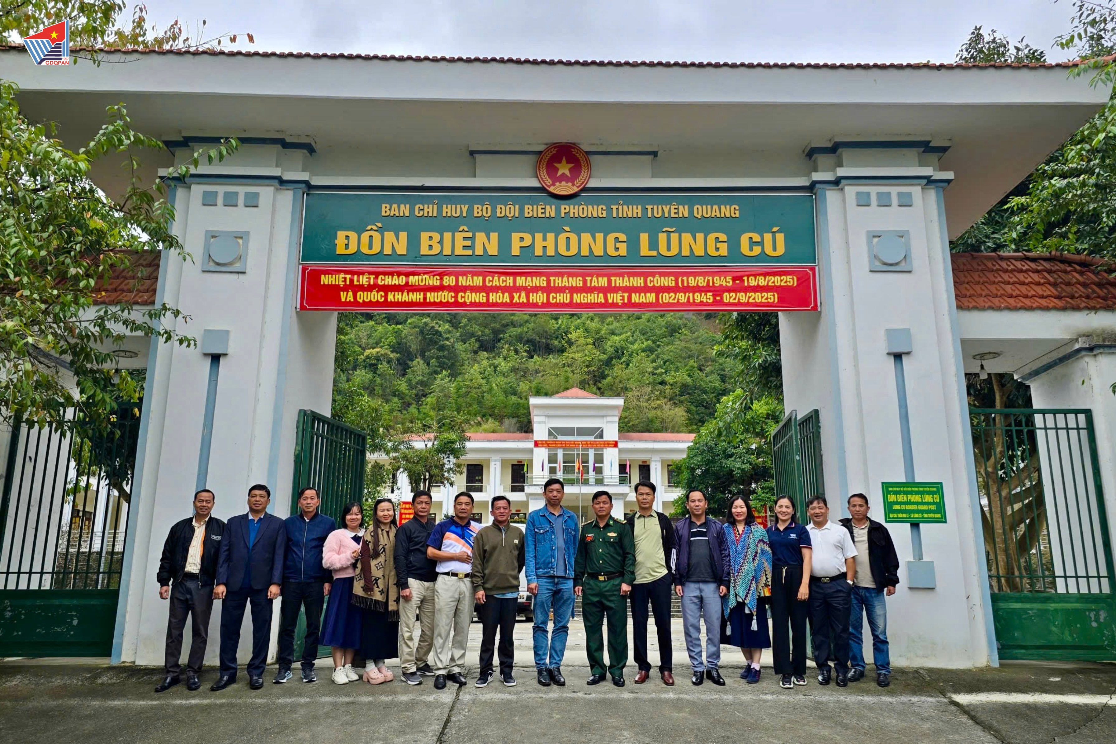 TRUNG TÂM GDQPAN, ĐHQG-HCM THAM QUAN, TRAO ĐỔI KINH NGHIỆM THỰC TẾ TẠI TRUNG TÂM GDQPAN, ĐẠI HỌC THÁI NGUYÊN; ĐỒN BIÊN PHÒNG LŨNG CÚ