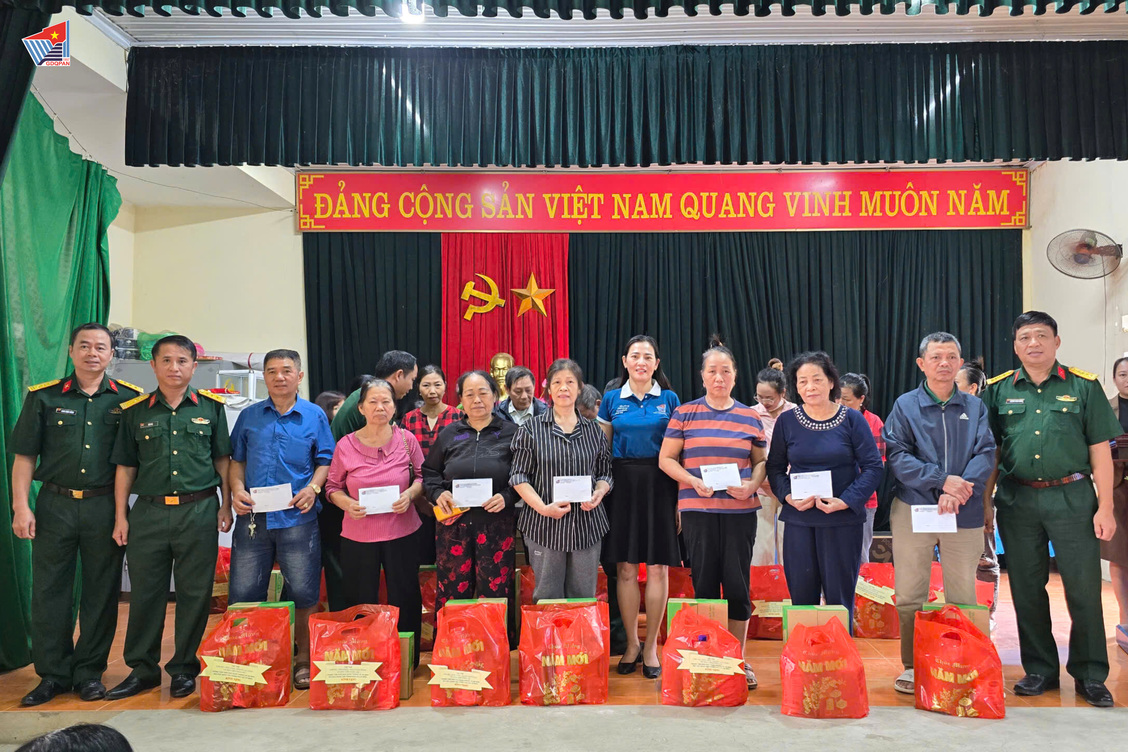 TRUNG TÂM GDQPAN, ĐHQG-HCM THAM QUAN, TRAO ĐỔI KINH NGHIỆM THỰC TẾ TẠI TRUNG TÂM GDQPAN, ĐẠI HỌC THÁI NGUYÊN; ĐỒN BIÊN PHÒNG LŨNG CÚ