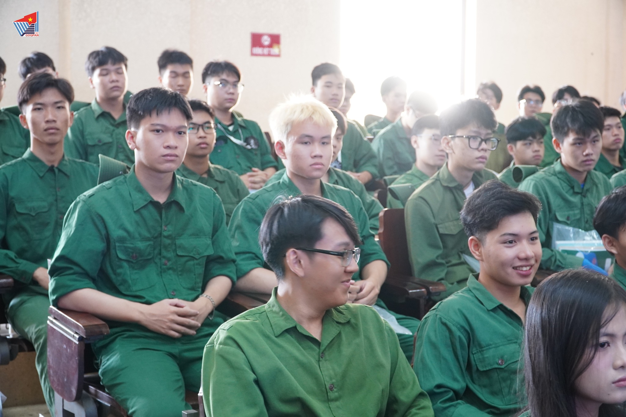 TỪ GIẢNG ĐƯỜNG HÀNG KHÔNG ĐẾN MÔI TRƯỜNG QUÂN ĐỘI: NHỮNG TRẢI NGHIỆM ĐẦU TIÊN