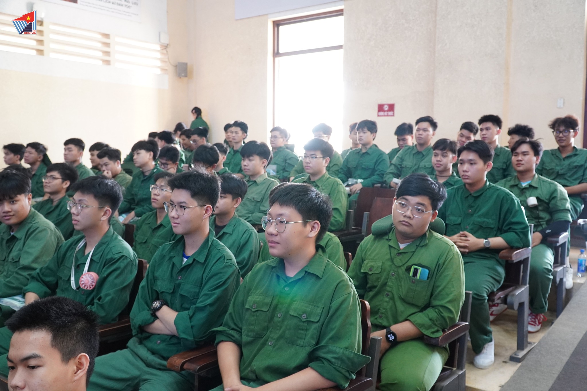 TỪ GIẢNG ĐƯỜNG HÀNG KHÔNG ĐẾN MÔI TRƯỜNG QUÂN ĐỘI: NHỮNG TRẢI NGHIỆM ĐẦU TIÊN