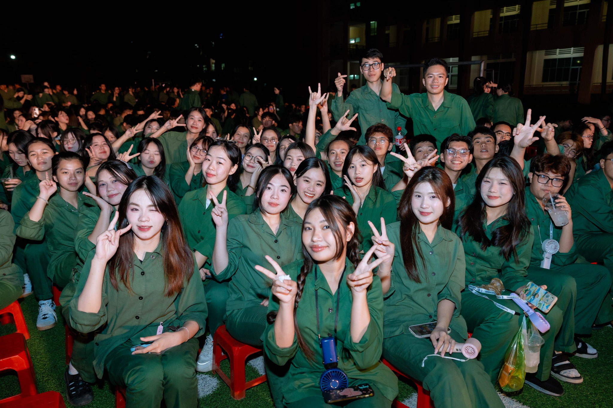 TỪ GIẢNG ĐƯỜNG HÀNG KHÔNG ĐẾN MÔI TRƯỜNG QUÂN ĐỘI: NHỮNG TRẢI NGHIỆM ĐẦU TIÊN