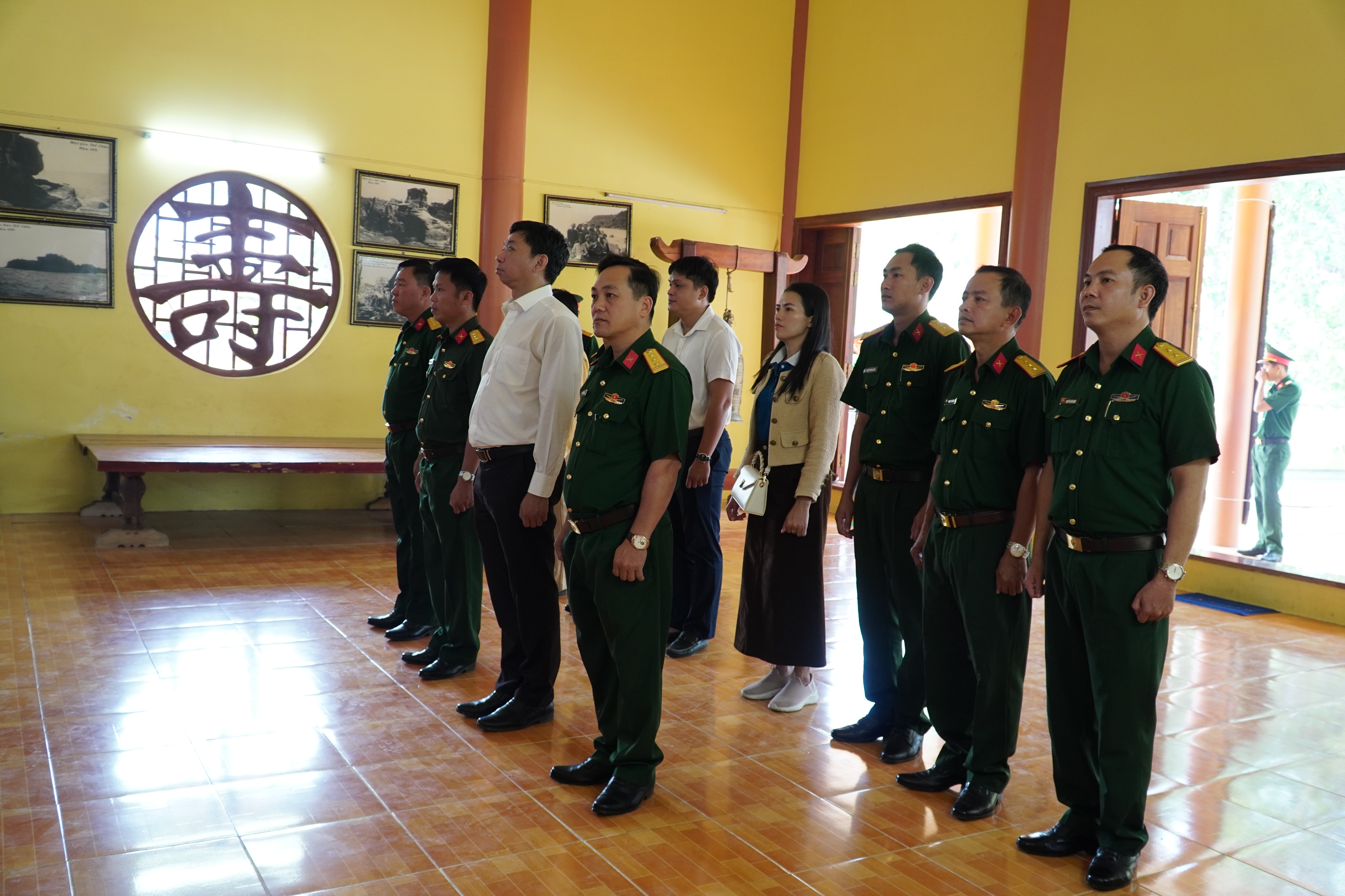 HÀNH TRÌNH 12 NĂM MANG MÙA XUÂN RA ĐẢO