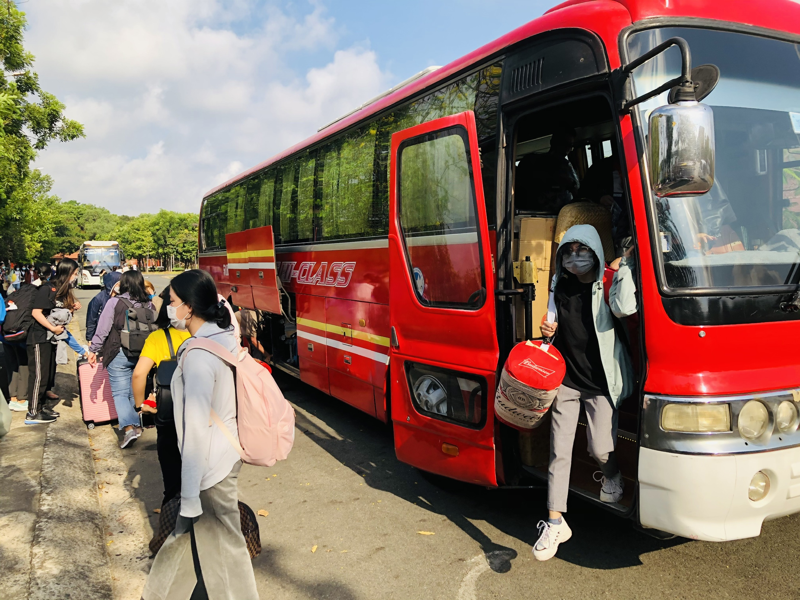 Tiếp nhận sinh viên khóa 396a/20 Trường Đại học Kinh tế Thành phố Hồ Chí Minh